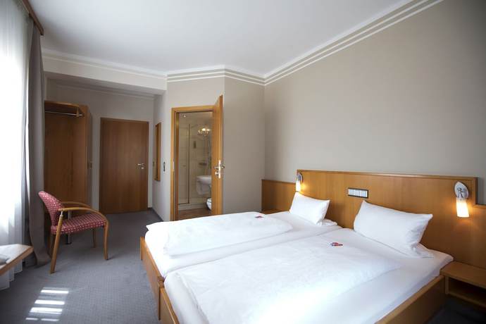Imagen de la habitación del Hotel Neumaiers Hirsch Gasthof and Landhotel. Foto 12