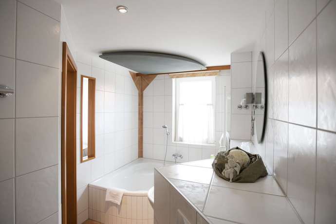 Imagen de la habitación del Hotel Neumaiers Hirsch Gasthof and Landhotel. Foto 13