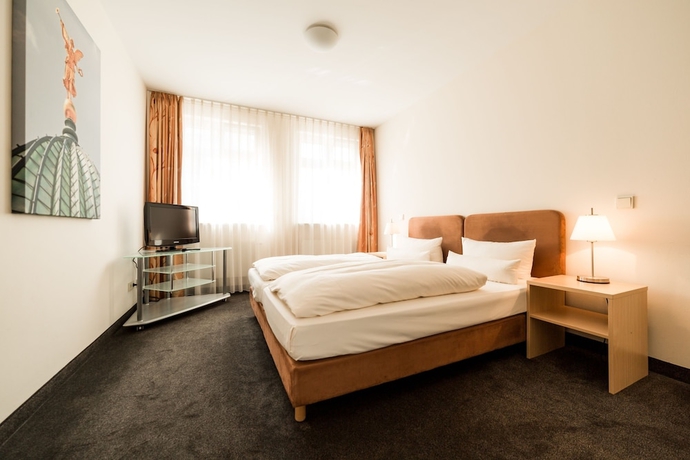 Imagen de la habitación del Hotel Neumarkt. Foto 13