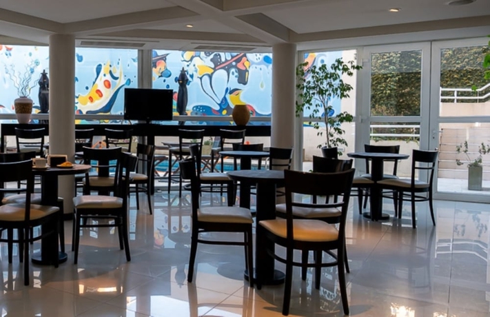 Imagen del bar/restaurante del Hotel Neuquen Tower. Foto 9