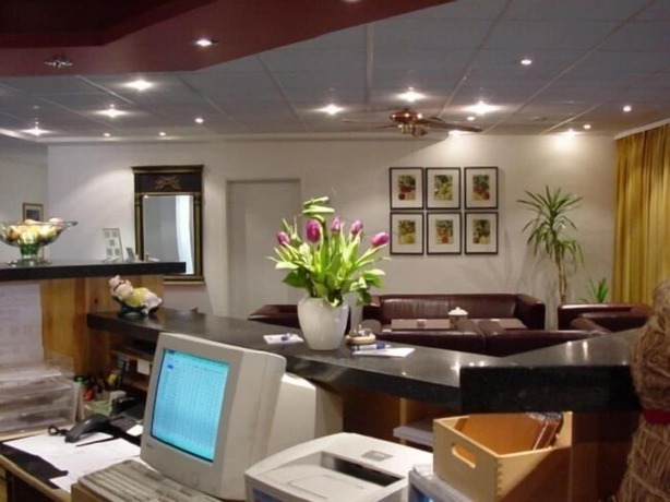 Imagen de los interiores del Hotel Neust&auml;dter Hof Hotel Garni. Foto 15