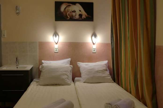 Imagen de la habitación del Hotel Neutraal. Foto 10