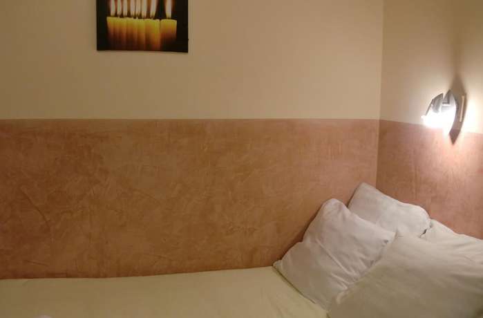Imagen de la habitación del Hotel Neutraal. Foto 15