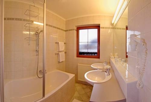 Imagen general del Hotel Neuwirt, Weng. Foto 7