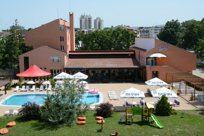 Imagen general del Hotel Neva. Foto 37