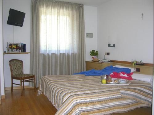 Imagen de la habitación del Hotel Nevada, Serdes. Foto 8