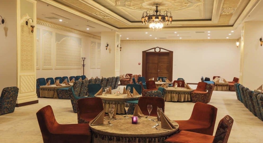Imagen de los interiores del Hotel Nevali. Foto 14