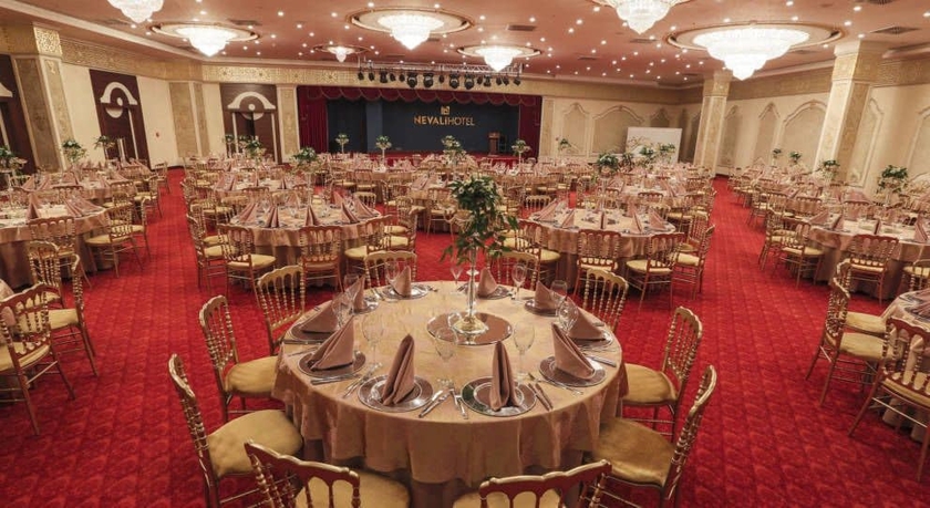 Imagen de los interiores del Hotel Nevali. Foto 17