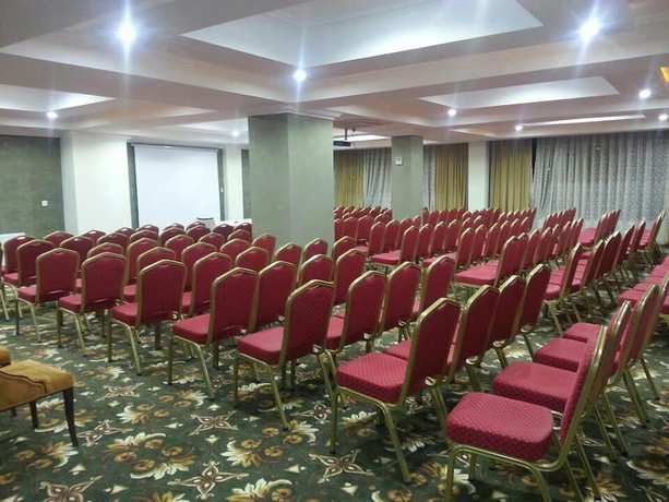 Imagen de los interiores del Hotel Nevan Suite. Foto 17