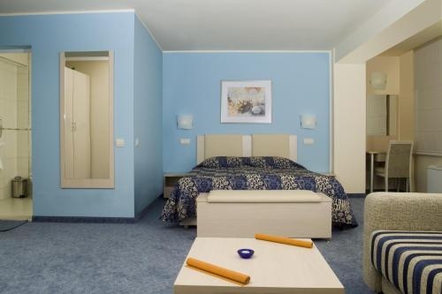 Imagen de la habitación del Hotel Neven. Foto 8