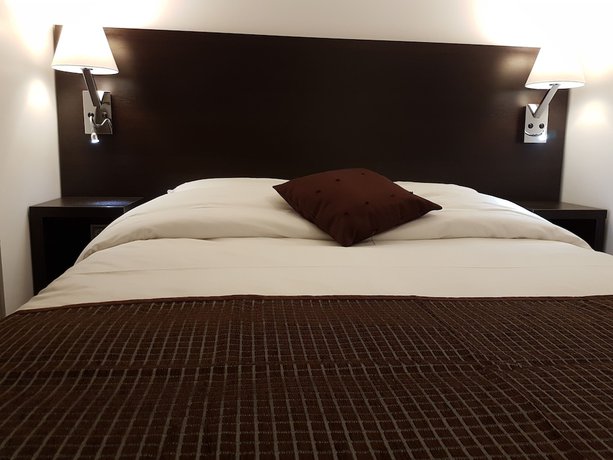 Imagen de la habitación del Hotel Nevers Hôtel. Foto 3