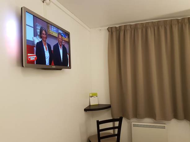 Imagen de la habitación del Hotel Nevers Hôtel. Foto 4