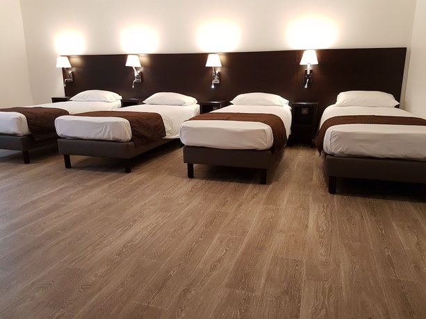 Imagen de la habitación del Hotel Nevers Hôtel. Foto 12