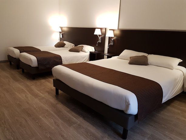 Imagen de la habitación del Hotel Nevers Hôtel. Foto 14