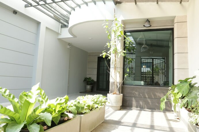Imagen general del Hotel Neveu Premier Residence. Foto 13