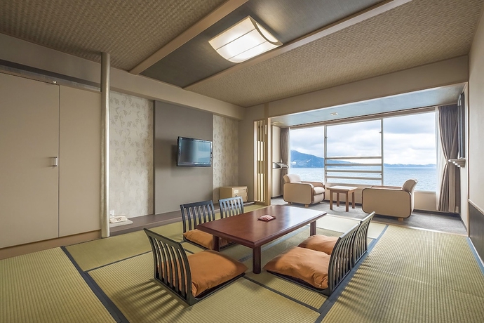 Imagen de la habitación del Hotel New Akao, Atami. Foto 11
