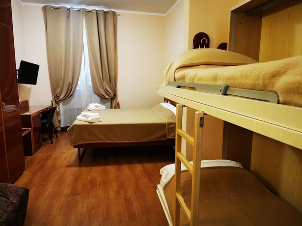 Imagen de la habitación del Hotel New Alexander. Foto 6