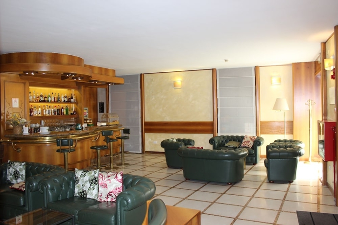 Imagen del bar/restaurante del Hotel New Alexander. Foto 4