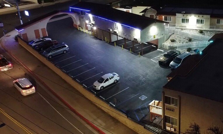 Imagen general del Hotel New American Inn and Suites. Foto 3