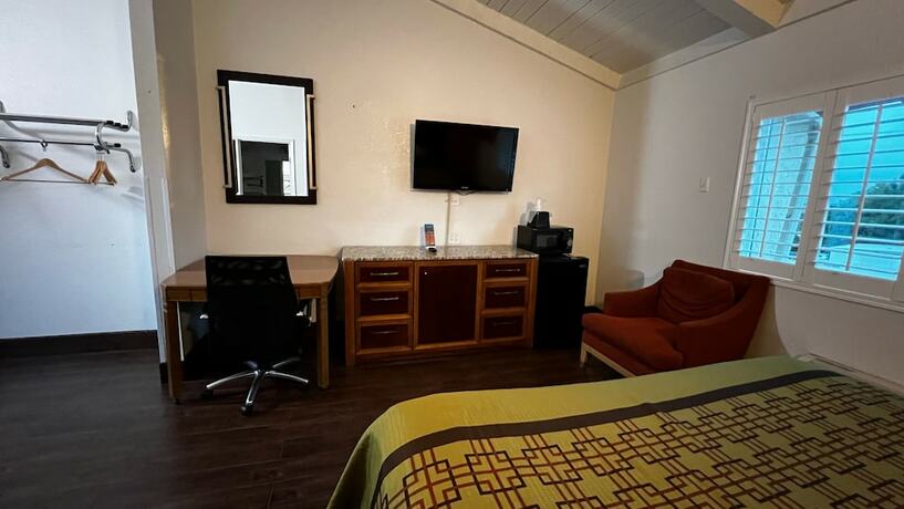 Imagen general del Hotel New American Inn and Suites. Foto 4