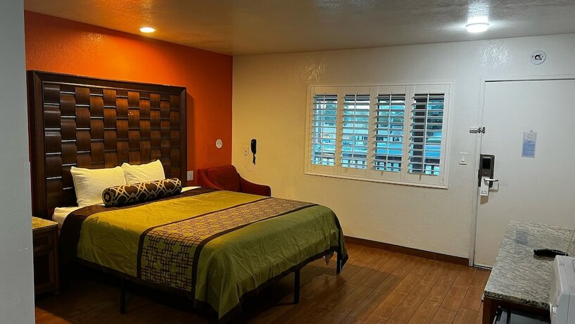 Imagen general del Hotel New American Inn and Suites. Foto 5