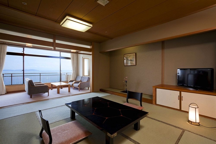 Imagen de los interiores del Hotel New Awaji. Foto 11