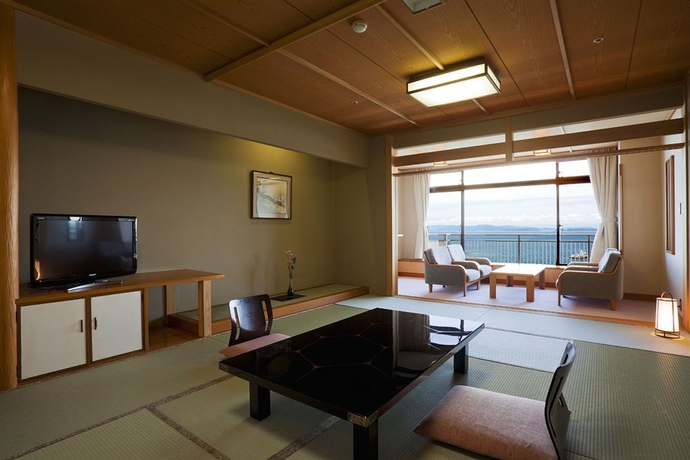 Imagen de los interiores del Hotel New Awaji. Foto 12