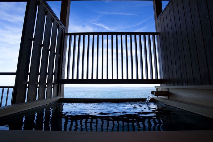 Imagen de los exteriores del Hotel New Awaji. Foto 9