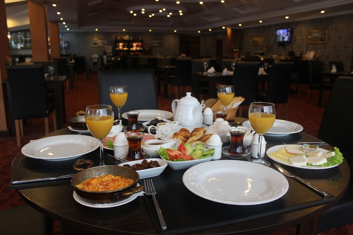 Imagen del bar/restaurante del Hotel New Baku. Foto 2