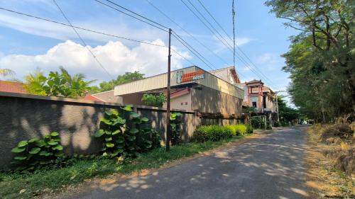 Imagen general del Hotel New Bandengan Beach. Foto 16