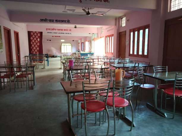 Imagen del bar/restaurante del Hotel New Basera. Foto 7