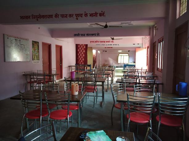 Imagen del bar/restaurante del Hotel New Basera. Foto 10