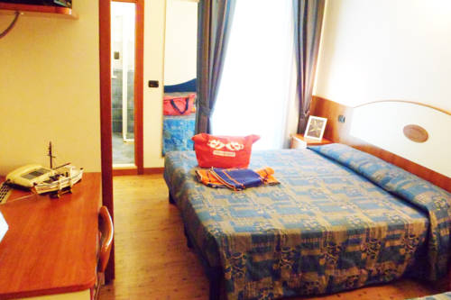 Imagen de la habitación del Hotel New Bristol Sport. Foto 7