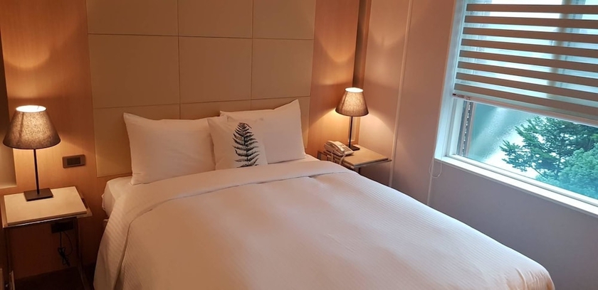 Imagen de la habitación del Hotel New California. Foto 10