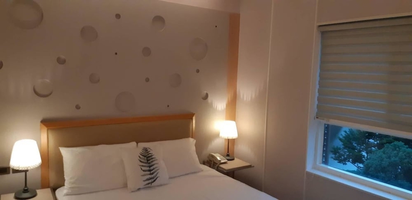 Imagen de la habitación del Hotel New California. Foto 12