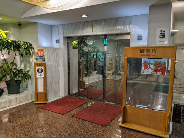 Imagen de los interiores del Hotel New Century. Foto 19