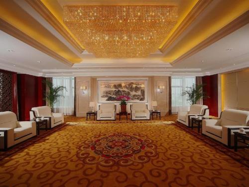 Imagen general del Hotel New Century Grand Hotel Zhejiang Sanli. Foto 8