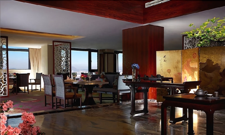 Imagen del bar/restaurante del Hotel New Century Grand Tonglu Hangzhou China. Foto 2