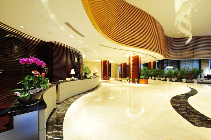 Imagen de los interiores del Hotel New Century Qiandao Longting. Foto 18