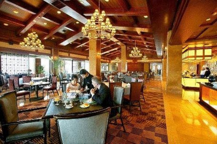 Imagen del bar/restaurante del Hotel New Century Resort Qiandao Lake. Foto 6