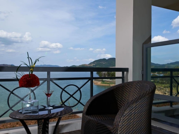 Imagen de la habitación del Hotel New Century Resort Siming Lake Yuyao. Foto 8