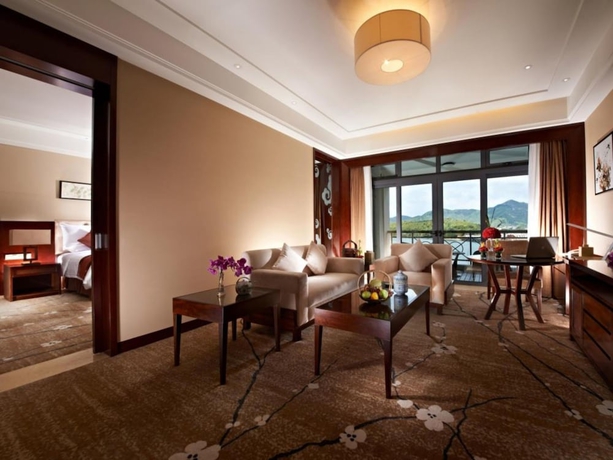 Imagen de la habitación del Hotel New Century Resort Siming Lake Yuyao. Foto 10