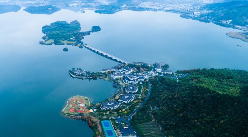 Imagen de los interiores del Hotel New Century Resort Siming Lake Yuyao. Foto 16