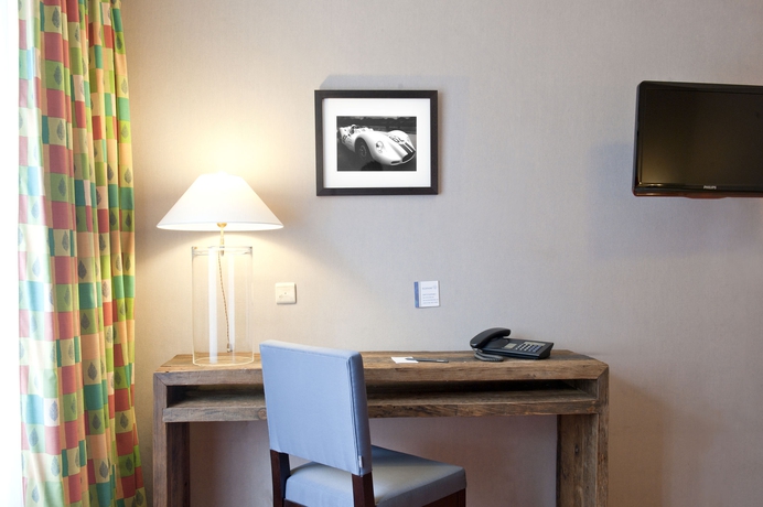 Imagen de la habitación del Hotel New Charlemagne. Foto 4