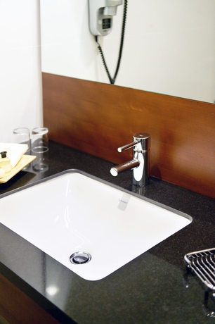 Imagen de la habitación del Hotel New Charlemagne. Foto 5