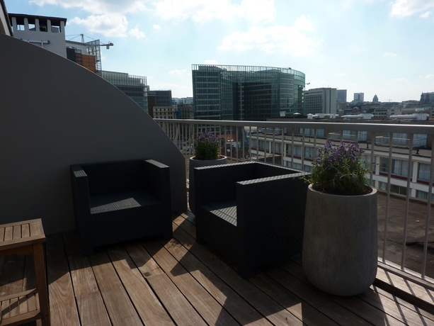 Imagen de la habitación del Hotel New Charlemagne. Foto 6