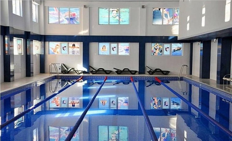 Imagen de la piscina del Hotel New City. Foto 17