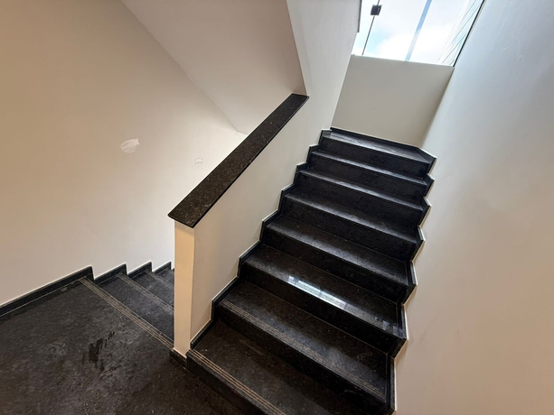 Imagen de los interiores del Hotel New City Guarulhos. Foto 10