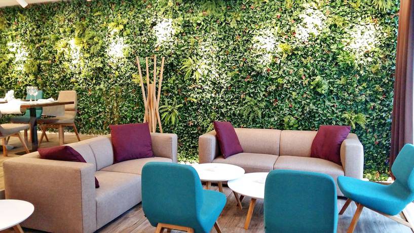 Imagen del bar/restaurante del Hotel New City and Restaurant Ni&scaron;. Foto 2