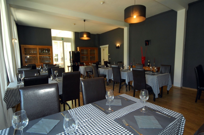 Imagen del bar/restaurante del Hotel New De Lives. Foto 4